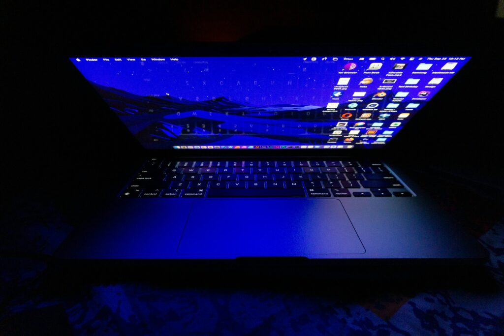 lcd laptop berbayang