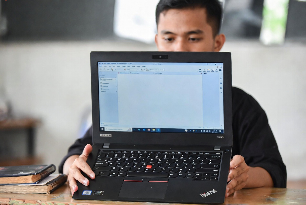 Sewa Laptop Semarang Terdekat Paling Praktis
