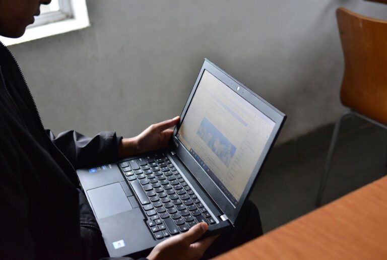 Sewa Laptop Terdekat untuk Segala Kebutuhan